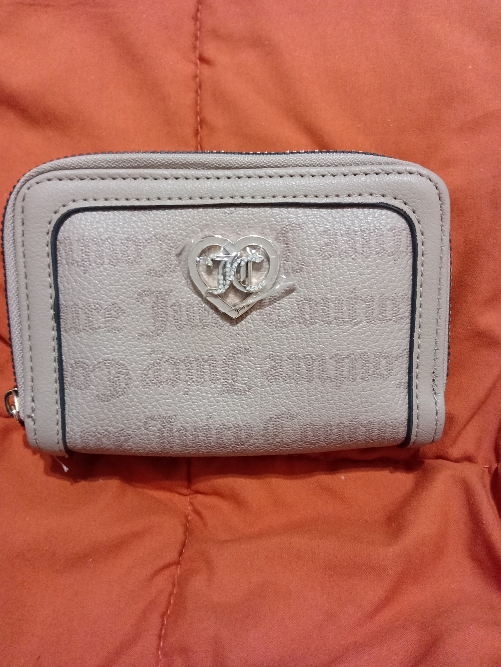 Juicy Couture Cafe's Flawless Medium Double Zip Wallet in Light Taupe NWOT